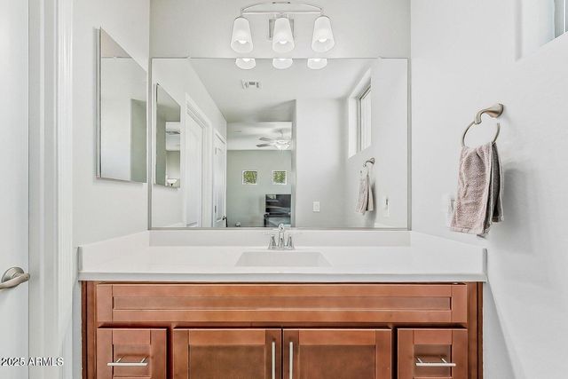 2821 S SKYLINE Drive 141, Mesa, AZ 85212