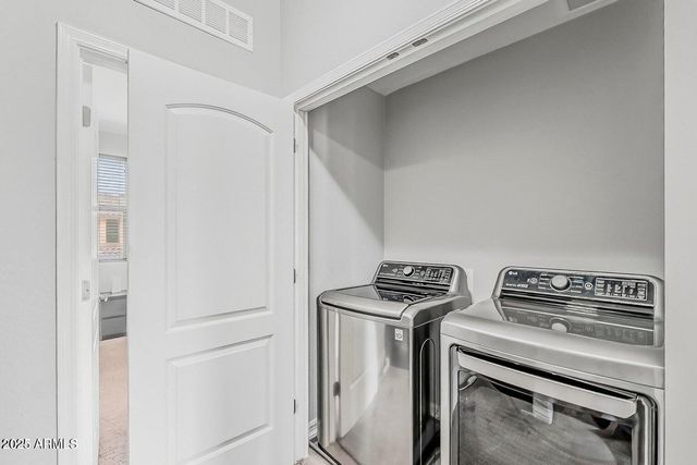 2821 S SKYLINE Drive 141, Mesa, AZ 85212