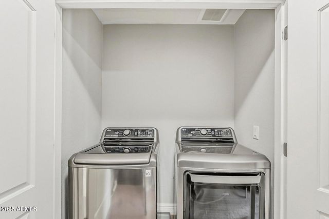 2821 S SKYLINE Drive 141, Mesa, AZ 85212