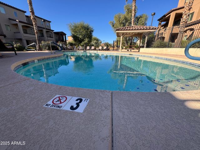 2821 S SKYLINE Drive 141, Mesa, AZ 85212