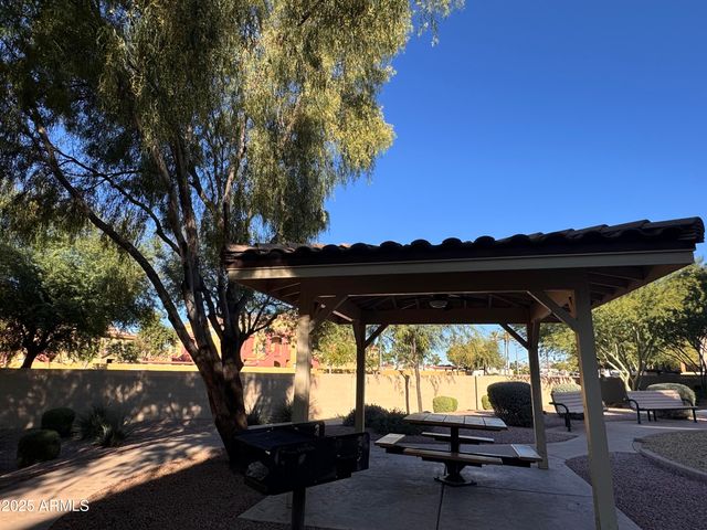 2821 S SKYLINE Drive 141, Mesa, AZ 85212