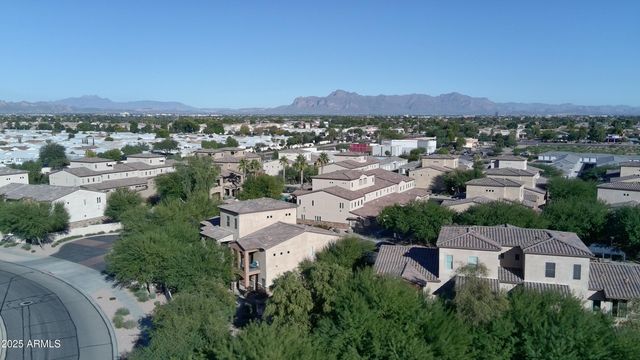2821 S SKYLINE Drive 141, Mesa, AZ 85212