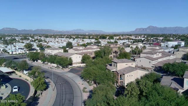 2821 S SKYLINE Drive 141, Mesa, AZ 85212