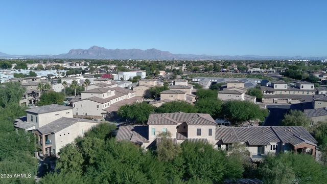 2821 S SKYLINE Drive 141, Mesa, AZ 85212
