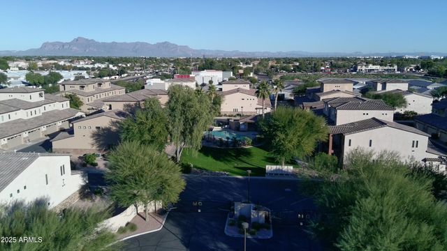 2821 S SKYLINE Drive 141, Mesa, AZ 85212