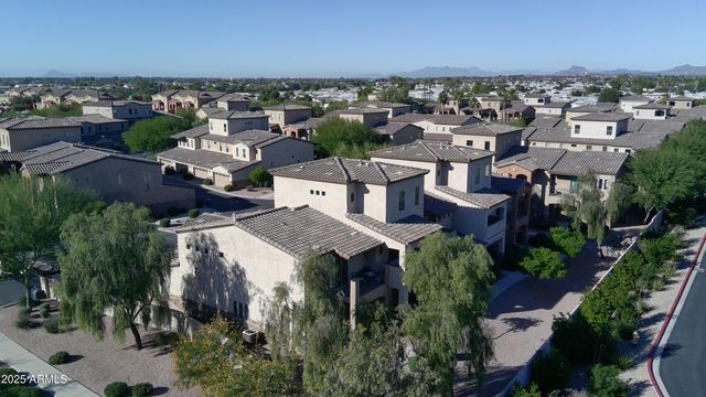 2821 S SKYLINE Drive 141, Mesa, AZ 85212