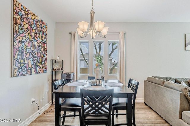 2821 S SKYLINE Drive 141, Mesa, AZ 85212