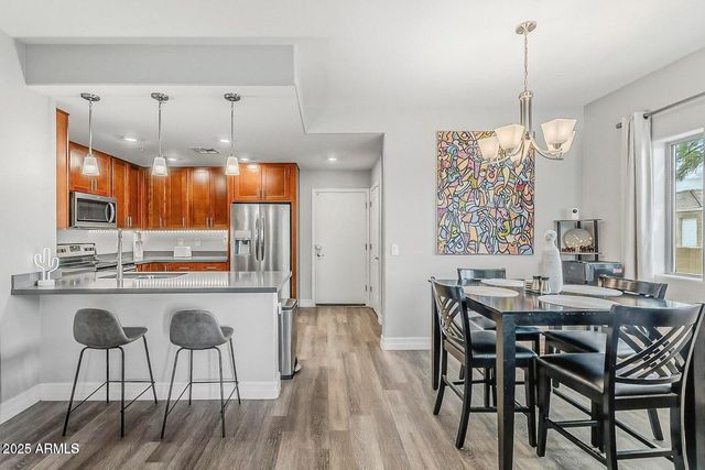 2821 S SKYLINE Drive 141, Mesa, AZ 85212