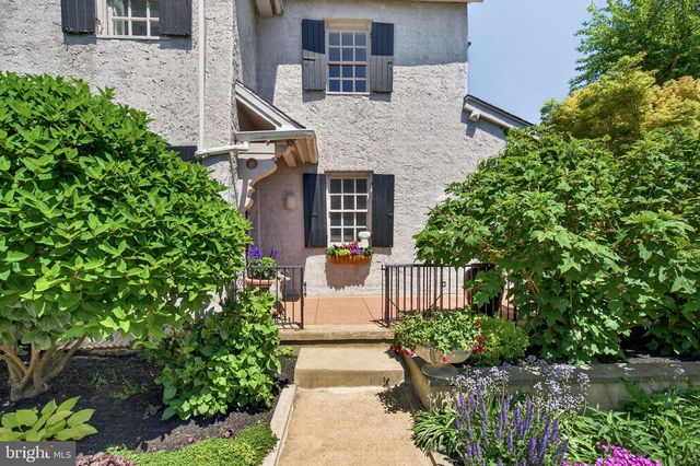 3107 W QUEEN LN, Philadelphia, PA 19129