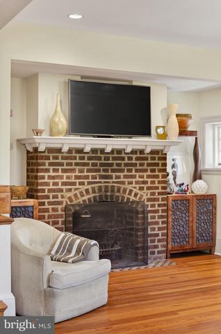 3107 W QUEEN LN, Philadelphia, PA 19129