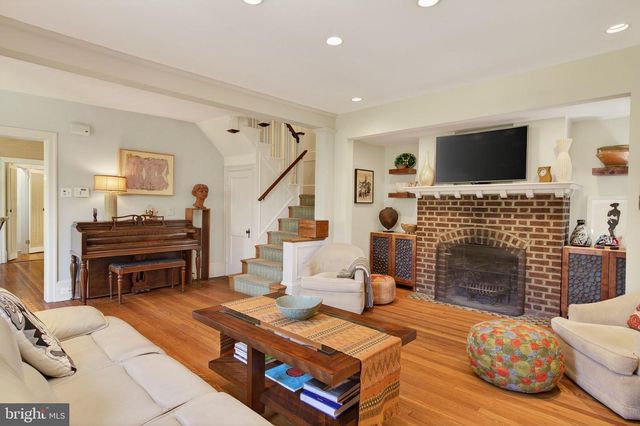 3107 W QUEEN LN, Philadelphia, PA 19129