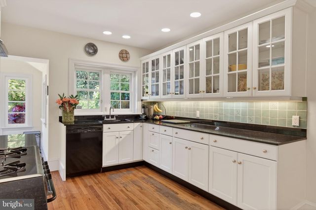 3107 W QUEEN LN, Philadelphia, PA 19129