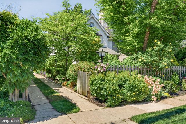 3107 W QUEEN LN, Philadelphia, PA 19129