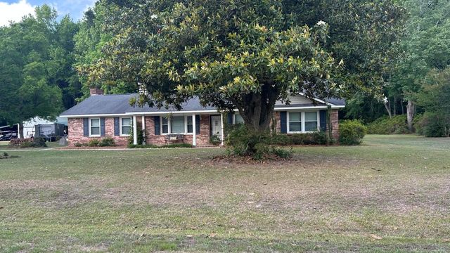 1184 Fellowship Drive, Manning, SC 29102