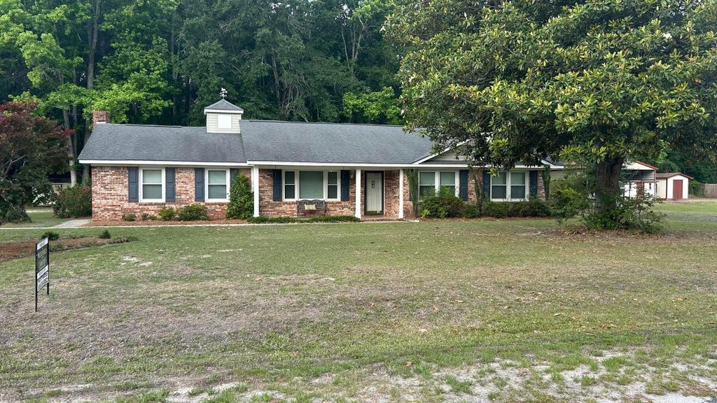 1184 Fellowship Drive, Manning, SC 29102