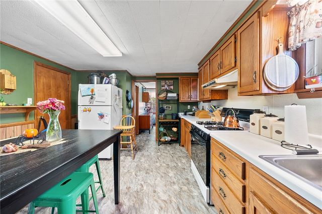 2172 State Route 268, Sugarcreek Twp, PA 16025