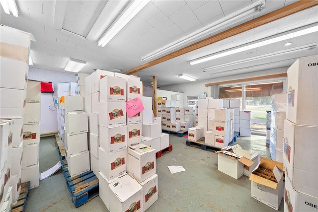 2172 State Route 268, Sugarcreek Twp, PA 16025