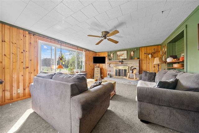 2172 State Route 268, Sugarcreek Twp, PA 16025