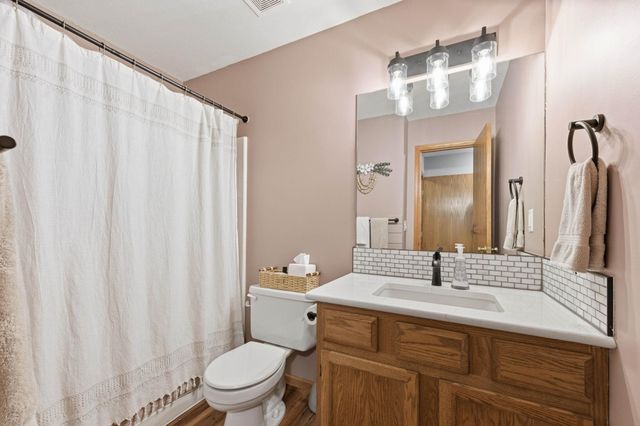 9010 W Meadow Knoll St, Wichita, KS 67205