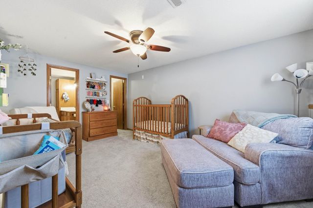 9010 W Meadow Knoll St, Wichita, KS 67205