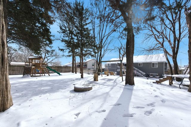 9010 W Meadow Knoll St, Wichita, KS 67205