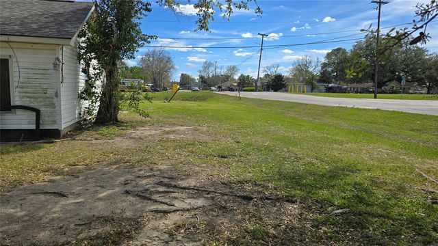 3100 12th Street, Bay City, TX 77414