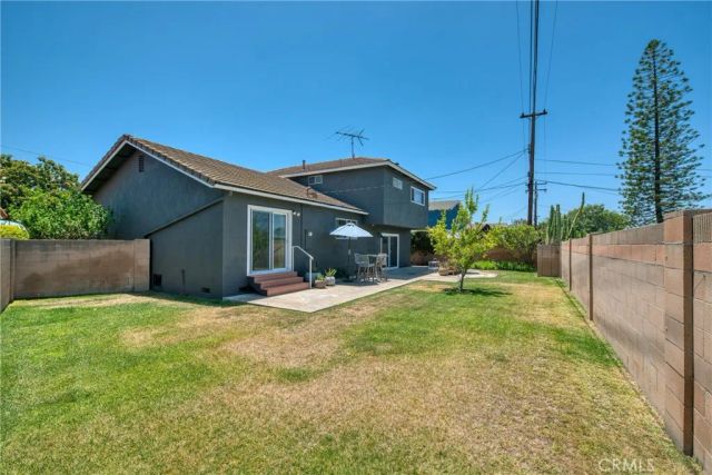 805 E Barkley Avenue, Orange, CA 92867