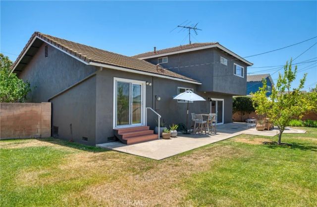805 E Barkley Avenue, Orange, CA 92867