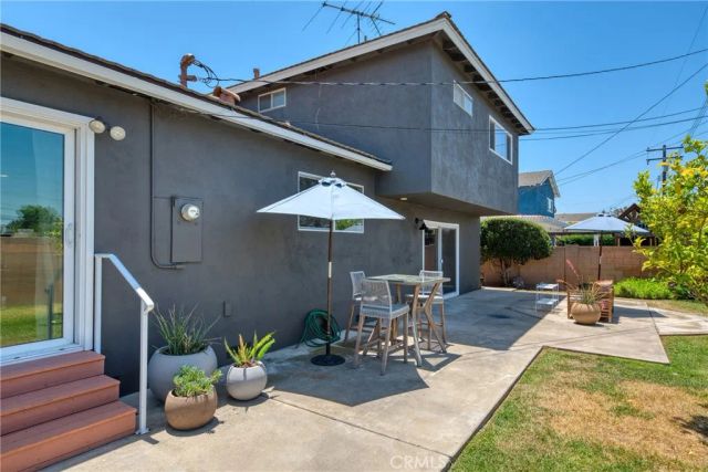 805 E Barkley Avenue, Orange, CA 92867