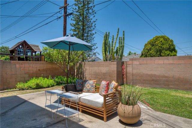 805 E Barkley Avenue, Orange, CA 92867
