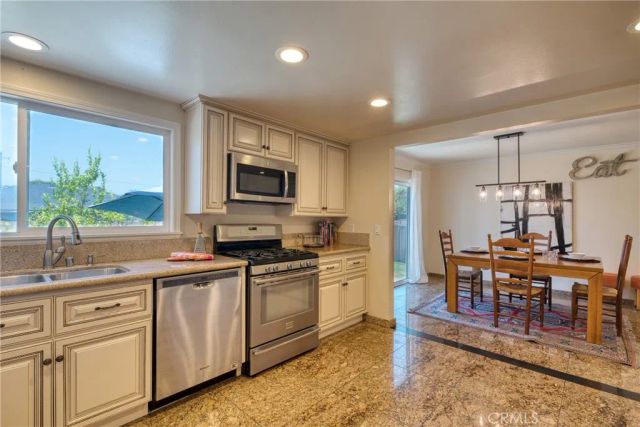 805 E Barkley Avenue, Orange, CA 92867