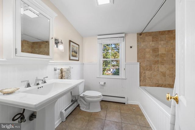 2610 CRUM CREEK DR, Berwyn, PA 19312