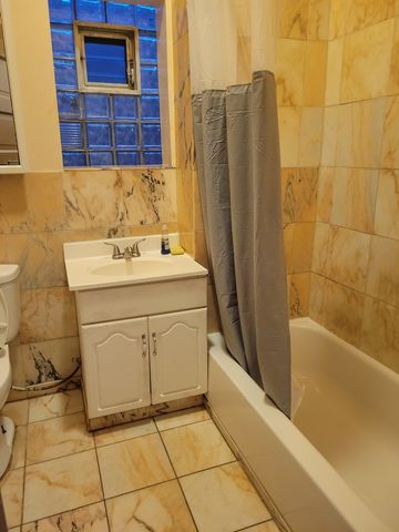 3231 W Flournoy Street 2, Chicago, IL 60624