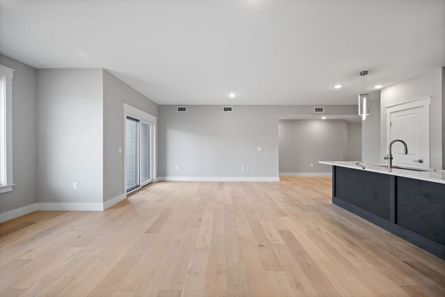 745 Manhattan Boulevard, 303, Dayton, KY 41074