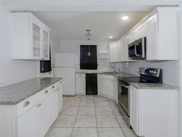 2808 CLINTON STREET S E, Gulfport, FL 33707