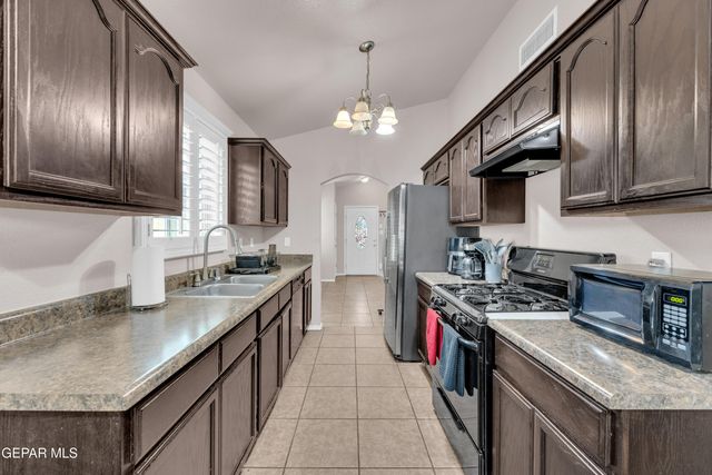 14684 JESUS ALMEIDA, El Paso, TX 79938