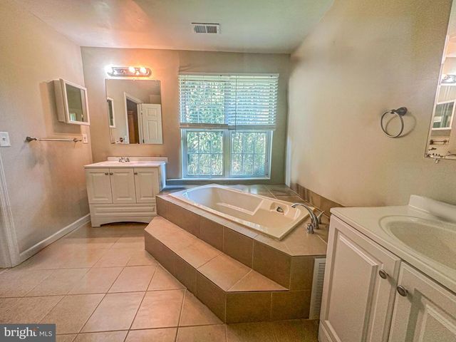 266 DOCHERY PL, Somerset, NJ 08873