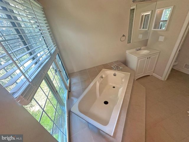 266 DOCHERY PL, Somerset, NJ 08873