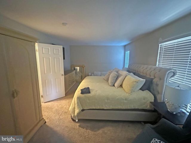 266 DOCHERY PL, Somerset, NJ 08873