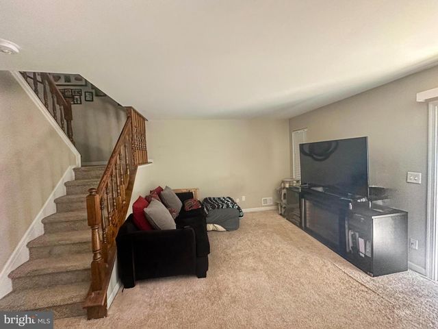 266 DOCHERY PL, Somerset, NJ 08873