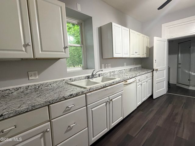 516 4th Street, Troy, NY 12180
