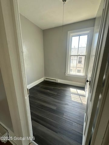 516 4th Street, Troy, NY 12180