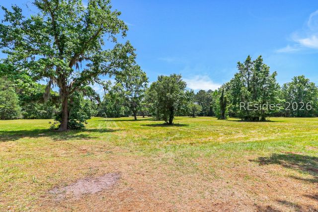 7724 Bees Creek Rd, Ridgeland, SC 29936