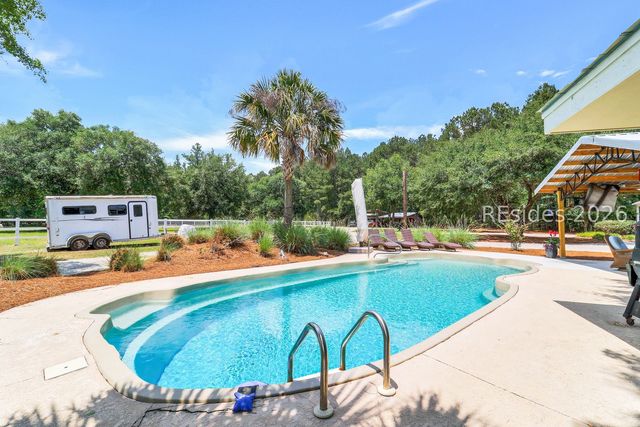 7724 Bees Creek Rd, Ridgeland, SC 29936