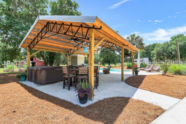 7724 Bees Creek Rd, Ridgeland, SC 29936