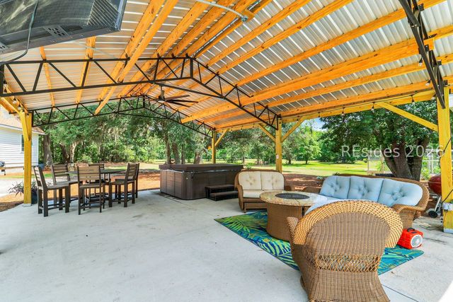 7724 Bees Creek Rd, Ridgeland, SC 29936