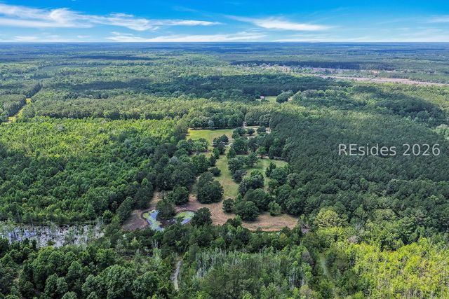 7724 Bees Creek Rd, Ridgeland, SC 29936