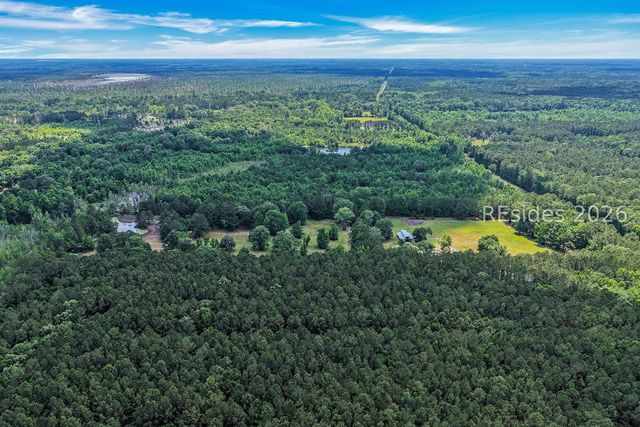 7724 Bees Creek Rd, Ridgeland, SC 29936