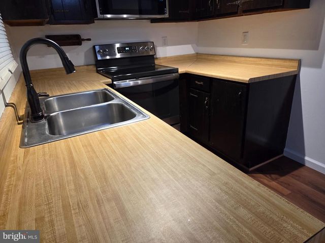 214 N LIVERPOOL ST, Manchester, PA 17345