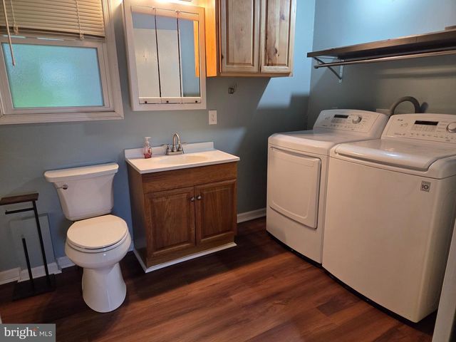 214 N LIVERPOOL ST, Manchester, PA 17345